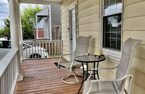 Nauck House | PrivateIn Law Suite: 2 Small bedrooms w private bath & Private entry.