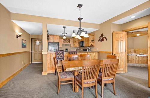 Two Harbors Condo | Privately owned Lakefront Burlington Bay Condo in enjoyable Two Harbors.