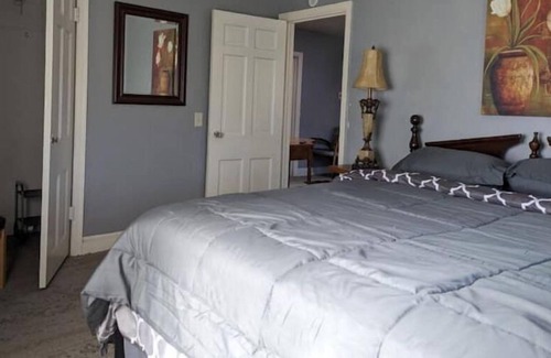 Kalamazoo Apartment | Privy Cozy Suite #3