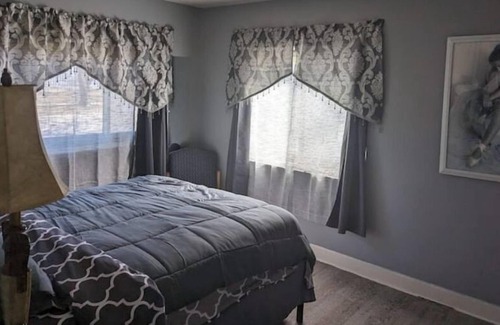 Kalamazoo Apartment | Privy Cozy Suite #3
