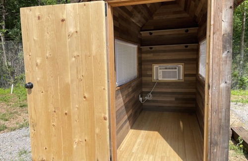 Wise Cottage | Probably Smallest Tiny Home In America