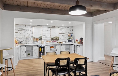 Davis Hotel | Prodigy Hotel, a Days Inn by Wyndham