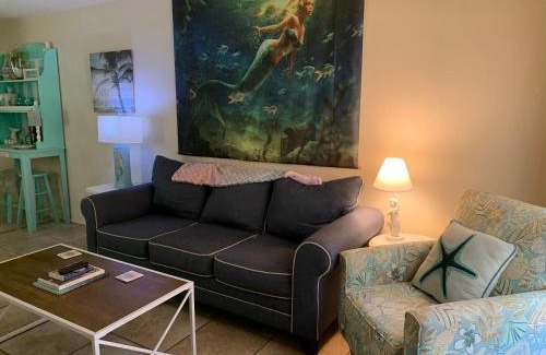 Crystal River Apartment | Professor Rousseau's Mermaid Lagoon