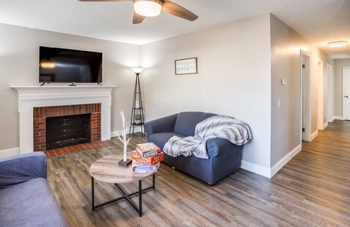 Penfield House | PROMO 5% WEEKLY/10% MONTHLY DISCOUNT Modern & Quiet Suburban Ranch.