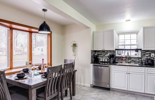 North Greece House | PROMO 5% WEEKLY /10% MONTHLY DISCOUNT Adorable&Cozy Home Mins from Dwtn/Airport