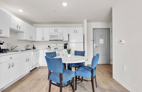 Far North Central Apartment | Properties by Preston I Comfy 2 Bed 2 Bath