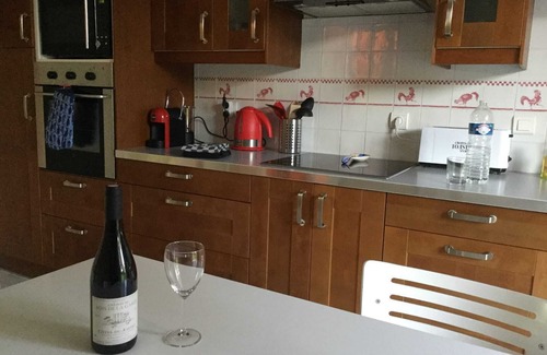 Les Clayes-sous-Bois Villa | PROPERTY FURNISHED RENTAL LONG TERM DISCOUNTS