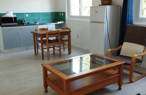 Montreuil-sur-Maine House | Propriété Équestre en Bordure de Rivière