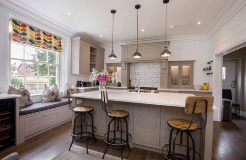 York House | Prospect House sleeps 14, dog friendly