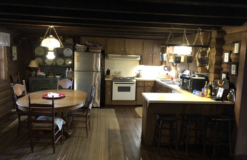 Colony Cabin | Prospect Mountain Sportsman's Lodge with private fishing lakes