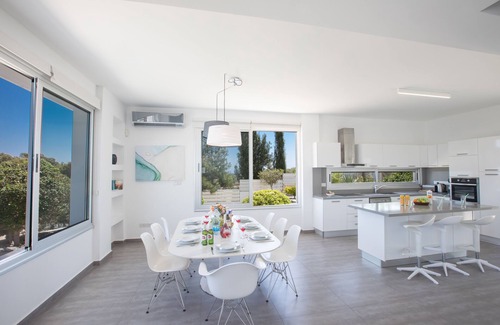Protaras Villa | Protaras Chloe Villa CV614 - a villa that sleeps 13 guests in 6 bedrooms
