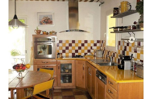 Pertuis Cottage | PROVENCAL COUNTRY HOUSE IN PERTUIS-LOURMAR