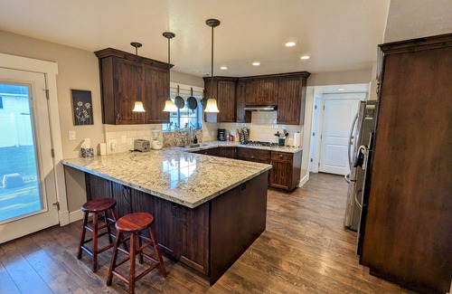 Provo House | Provo Family Haven - Sleeps 10