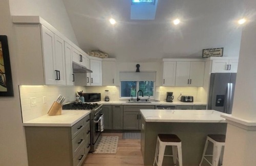 Black Bart House | Proximity to beaches and casinos! Cozy cabin with plenty of room for everyone!