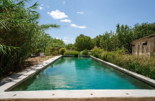 Solerieux Apartment | 'Prune' Room with Shared Pool, Wi-Fi and Air Conditioning