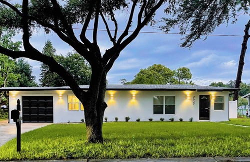 Winter Park House | Prvt Home w/large pool/4Beds/3Baths