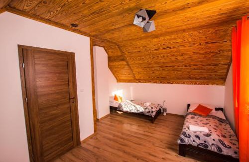 Lesko Cabin | Przystanek Bezmiechowa