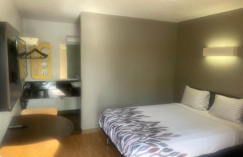 Evansville Hotel | PT 6 INN