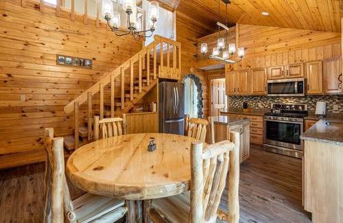 Cody House | Ptarmigan Ranch North Fork Views 4 Bedrooms!
