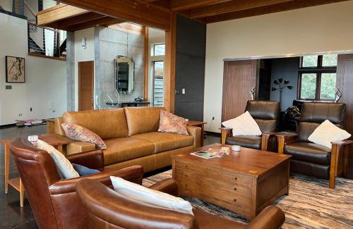 Poulsbo House | Puget Sound Orca Retreat