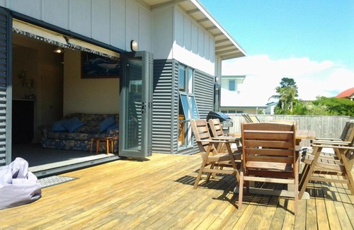 Matarangi House | Puka Bach - Matarangi Holiday Home