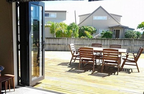 Matarangi House | Puka Bach - Matarangi Holiday Home