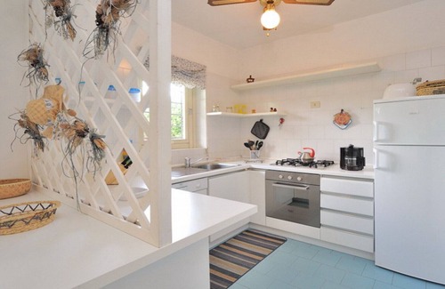 Pula House | Pula sardinia 250 mt from the sea, garden,wifi/fwa, golf 2km, photovoltaic system
