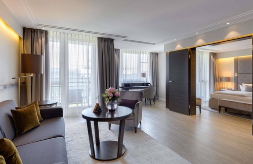 Alte Heide-Hirschau Hotel | Pullman Munich