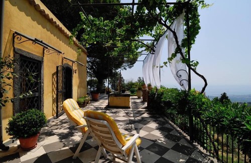 Mascali House | Puntalazzo Di Mascali: country holiday home - Puntalazzo di mascaliHouse with character