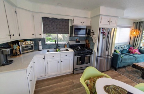 Merritt Island Boat Rental | Pura Vida- Floating Home