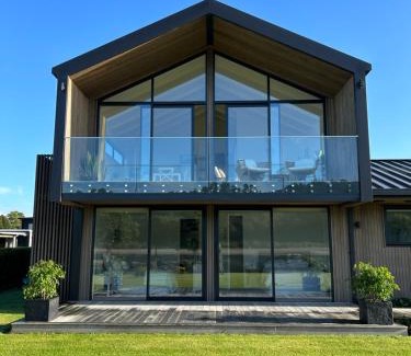 Cooks Beach Apartment | Purangi Waterfront Retreat