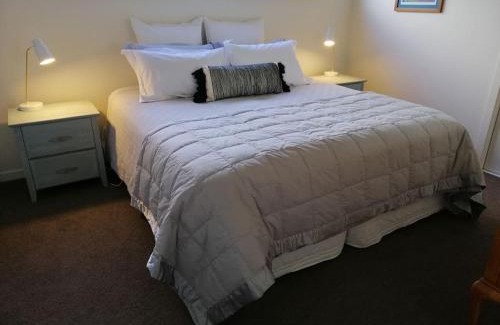 Cooks Beach Apartment | Purangi Waterfront Retreat