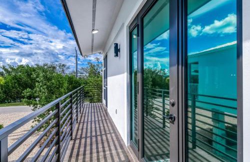 Bowens Addition House | Pure Aquamarine