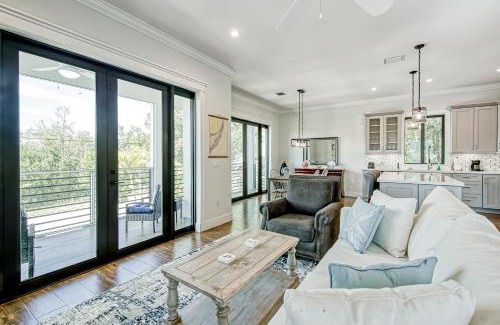 Bowens Addition House | Pure Aquamarine