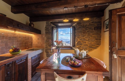 Raggiolo Cottage | Purgatorio house, a typical Tuscan structure with pool, surrounded by nature.