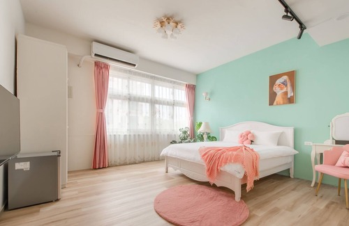 Old Town Bed & Breakfast | Purple Flower House