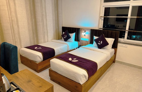 Bhubaneshwar Hotel | purple leaf