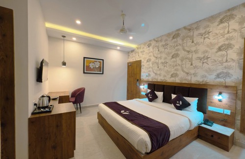 Bhubaneshwar Hotel | purple leaf