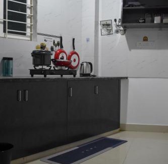Koramangala Apartment | Purple wall kormangala 4th block