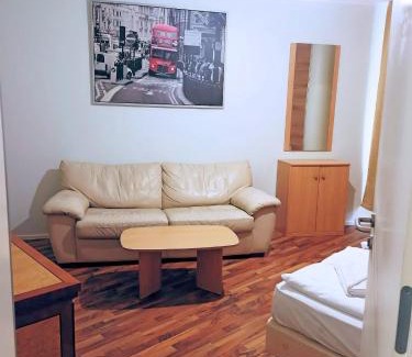 Schoeneberg House | Puschkin Rooms