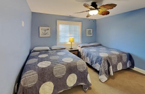 Put-in-Bay House | Put-in-Bay Waterfront Condo #208