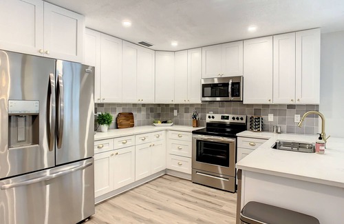 Walsingham House | Putt Putt! Pool & Private Fenced in Yard - close to the beach!