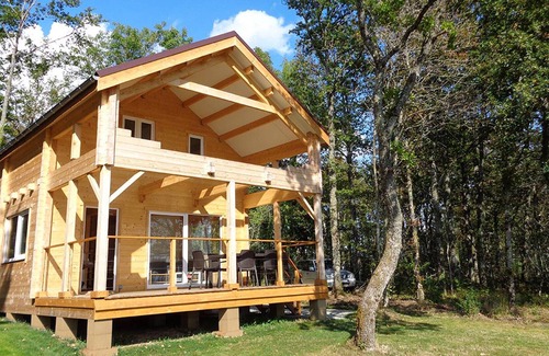 Charensat House | Puy Montaly, chalet "le Pariou", calm, nature, private fishing pond