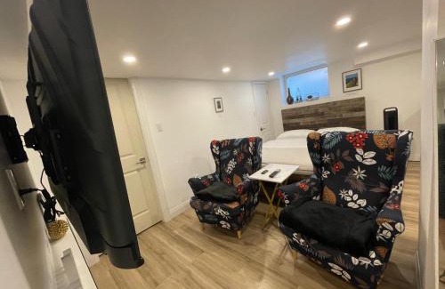 Rosemount Apartment | Pvt Studio Near Waterloo Airport & Minutes to Downtown