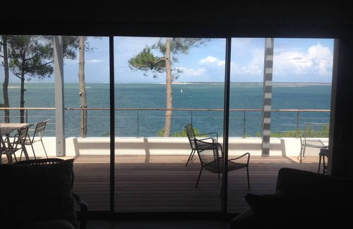 Pyla-sur-Mer House | Pyla: Luxury house on the water, exceptional view of the pool /ocean