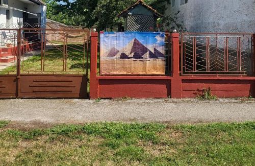 Magyarboly Apartment | Pyramids Piramis Vendeghaz