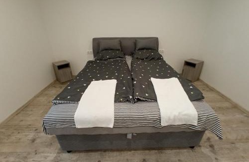 Magyarboly Apartment | Pyramids Piramis Vendeghaz