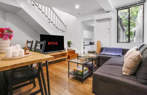 Pyrmont Apartment | Pyrmont NSW - 3 Bedroom Apartment- 8 Guests - NetFlix