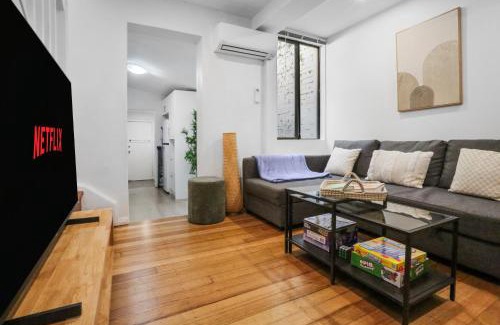 Pyrmont Apartment | Pyrmont NSW - 3 Bedroom Apartment- 8 Guests - NetFlix