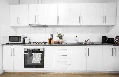 Pyrmont Apartment | Pyrmont NSW - 3 Bedroom Apartment- 8 Guests - NetFlix
